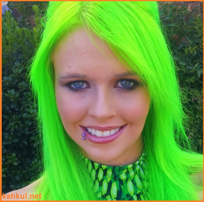 Neon Yeşili saç rengi
