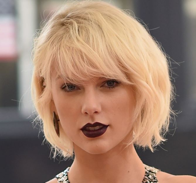 Taylor swift kısa saç modeli